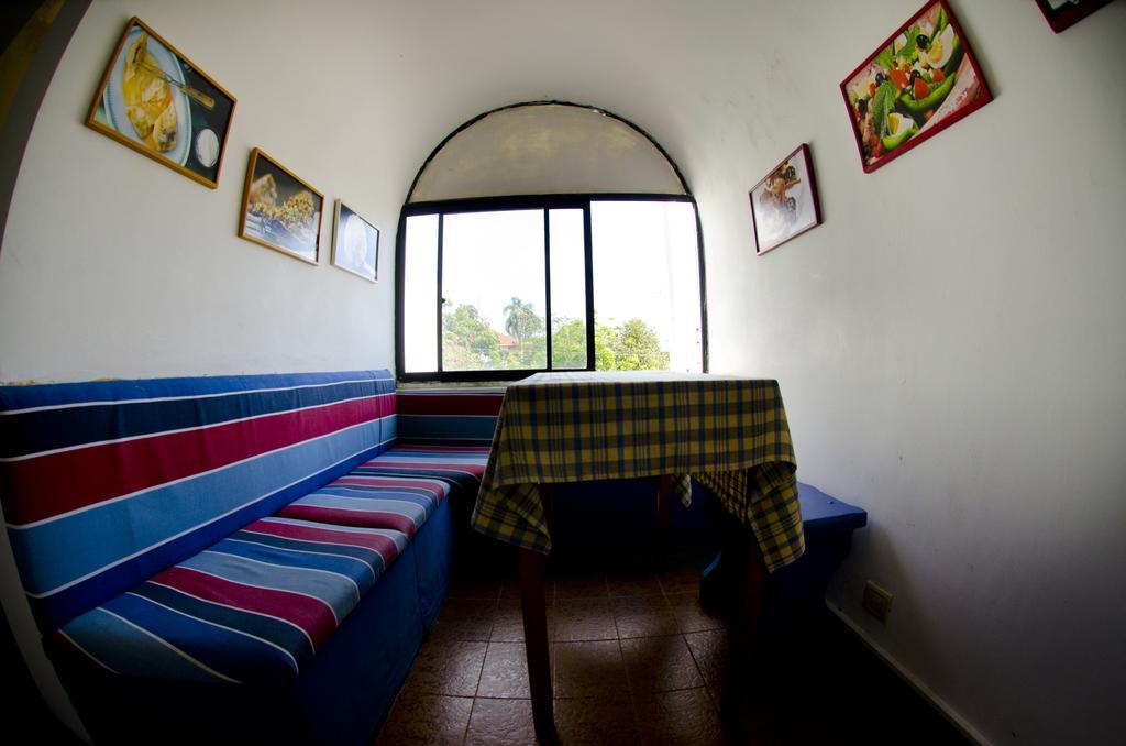 Hostal Los Aventureros サンタ・クルス・デ・ラ・シエラ エクステリア 写真